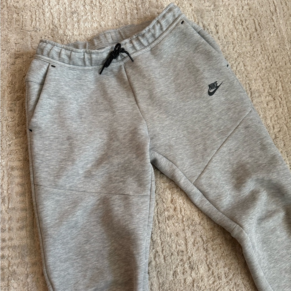 NIKE TECH Gray Sweatpants Youth XL